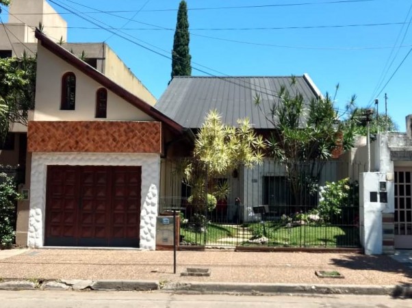 Foto Casa en Venta en Villa Sarmiento, Buenos Aires - U$D 315.000 - pix28136345 - BienesOnLine